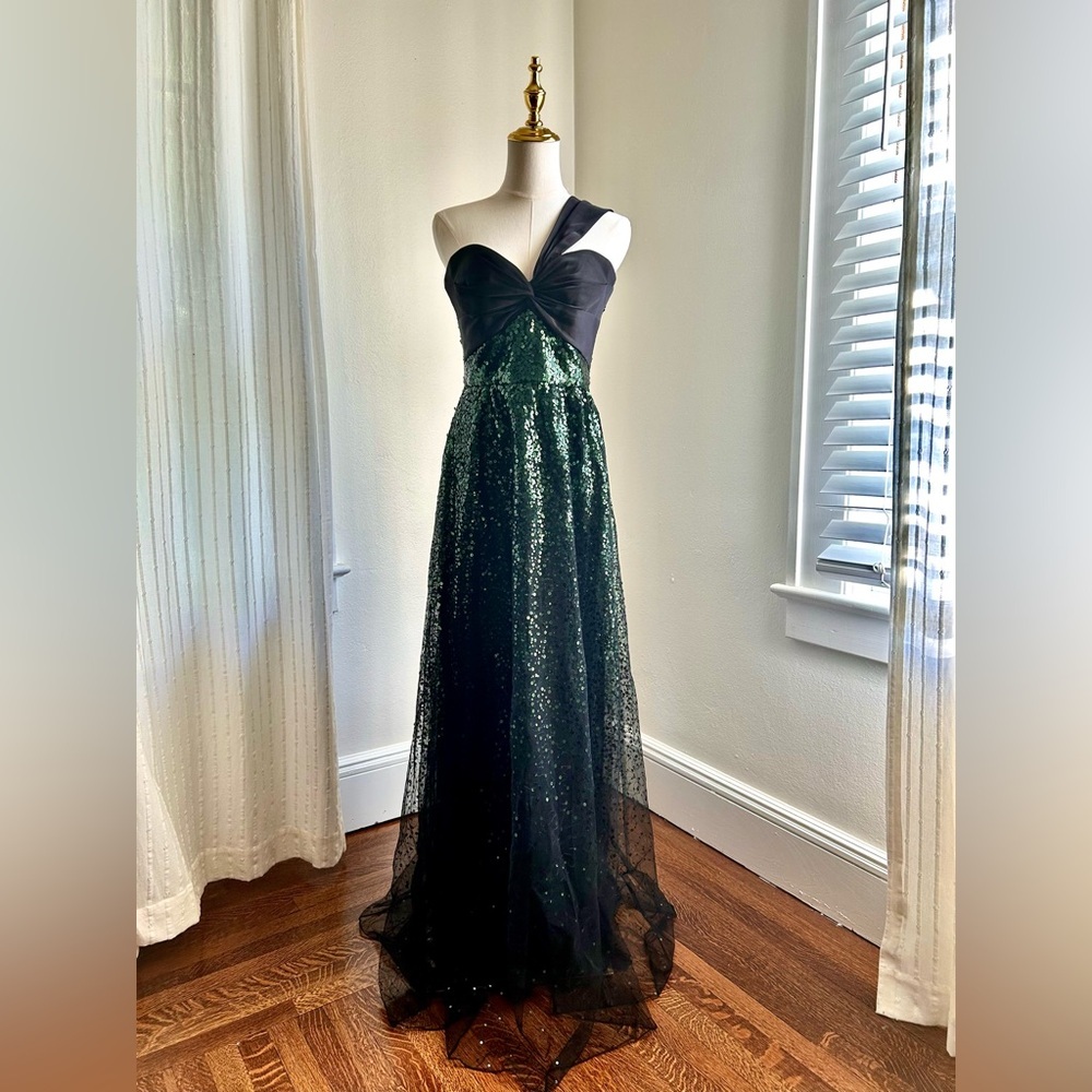 BRAND NEW Marchesa Black One Shoulder Green sequin Degrade Gown